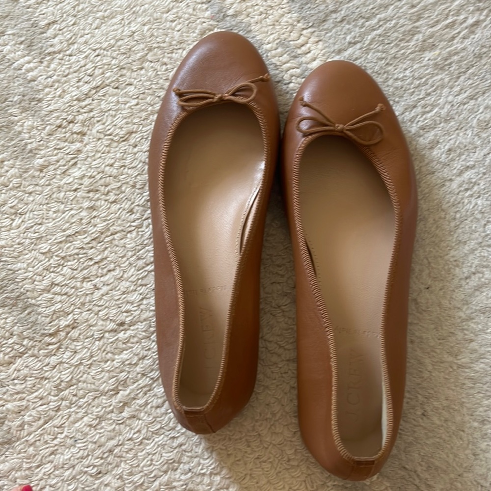 Jcrew tan Italian leather ballet flats with bow. Size 8